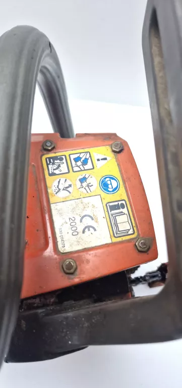 PIŁA SPALINOWA HUSQVARNA 136 OPIS