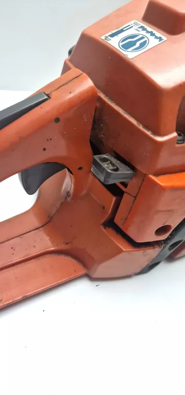 PIŁA SPALINOWA HUSQVARNA 136 OPIS