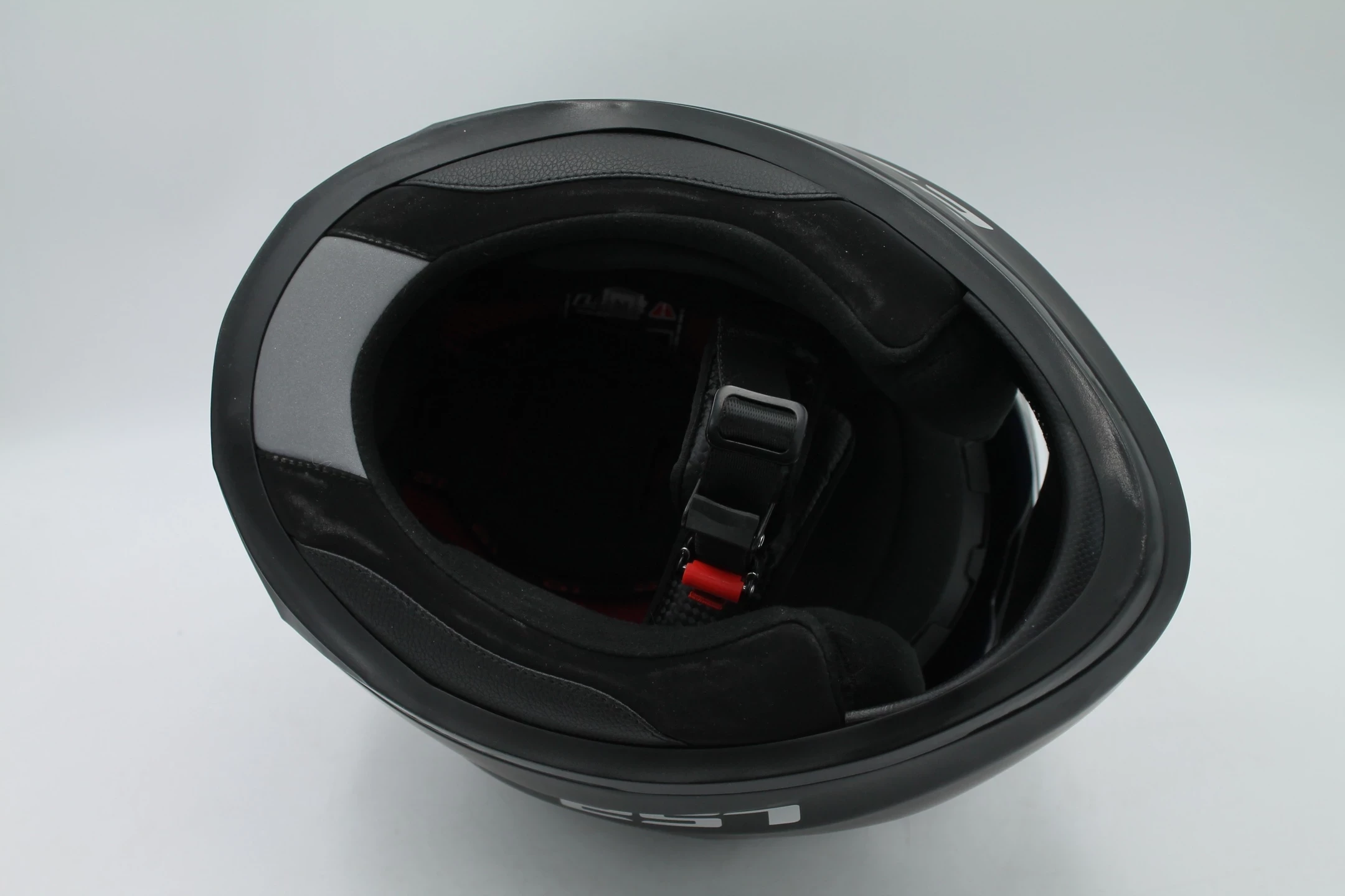 kask-motocyklowy-ls2-ff320-karton-stan-niemal-idealny-producent-ls2