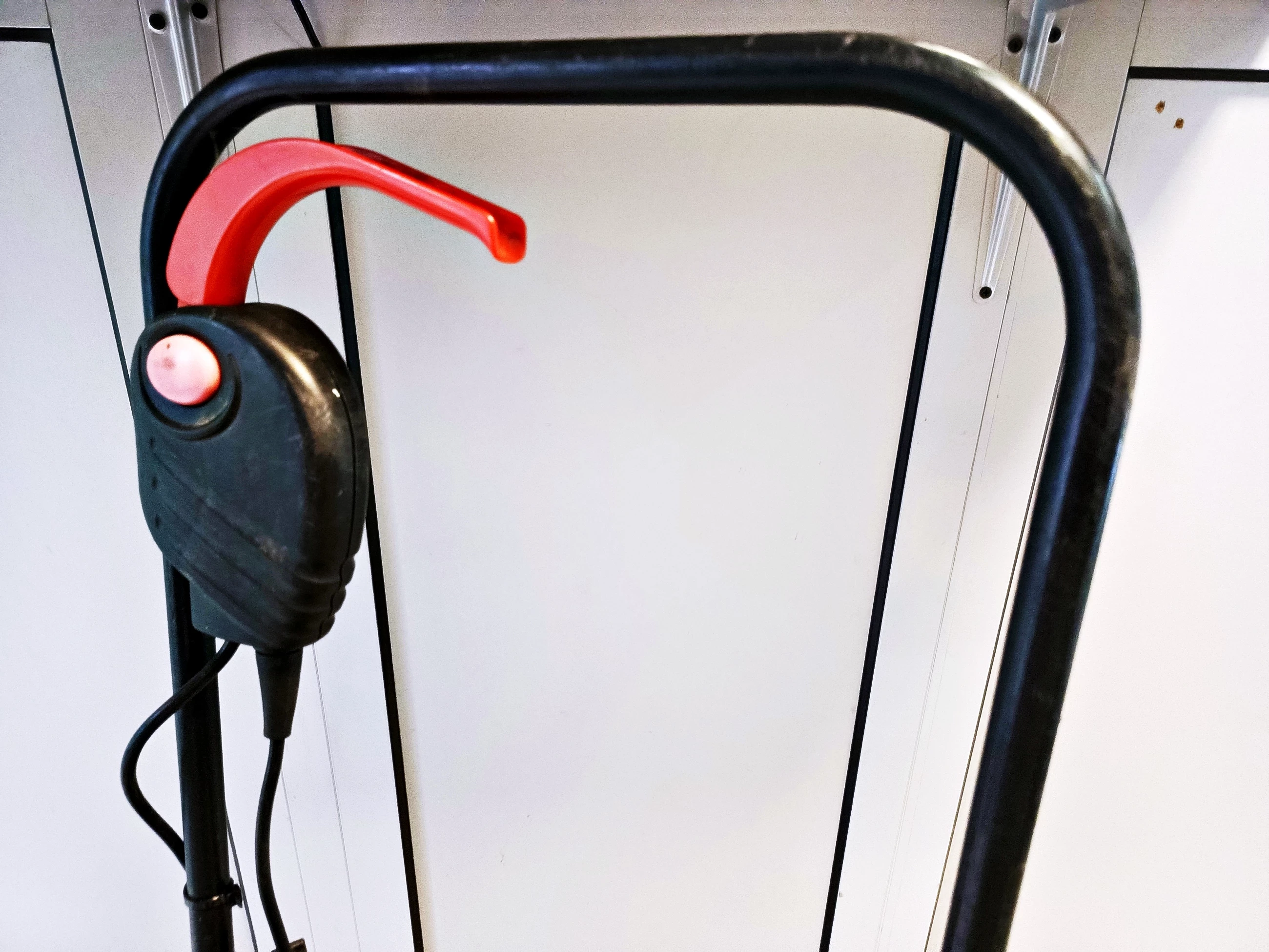 kosiarka-elektryczna-bosch-arm-3200-1200-w-szerokosc-ciecia-32-cm-marka-bosch