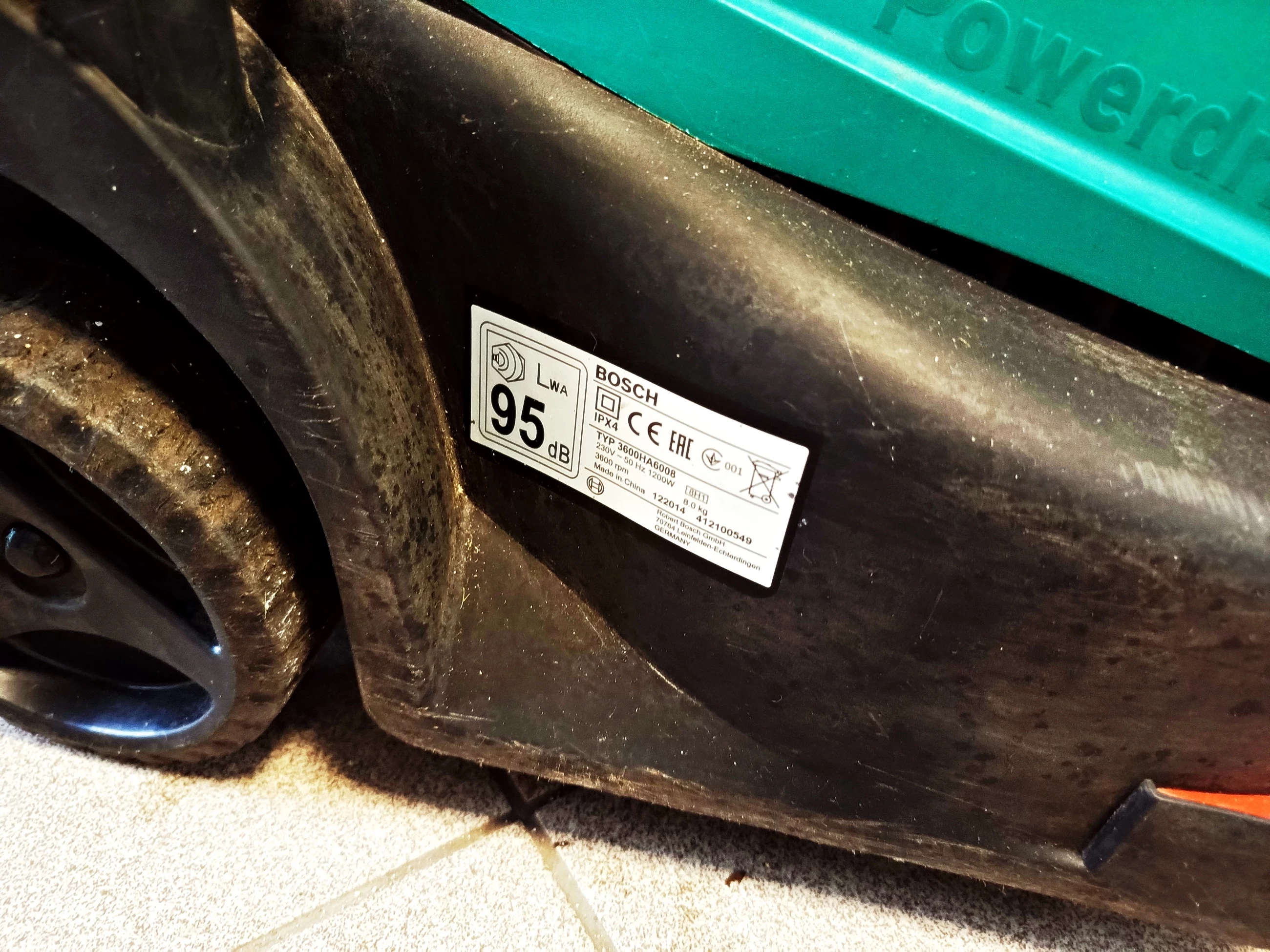 kosiarka-elektryczna-bosch-arm-3200-1200-w-szerokosc-ciecia-32-cm-zakres-regulacji-wysokosci-koszenia