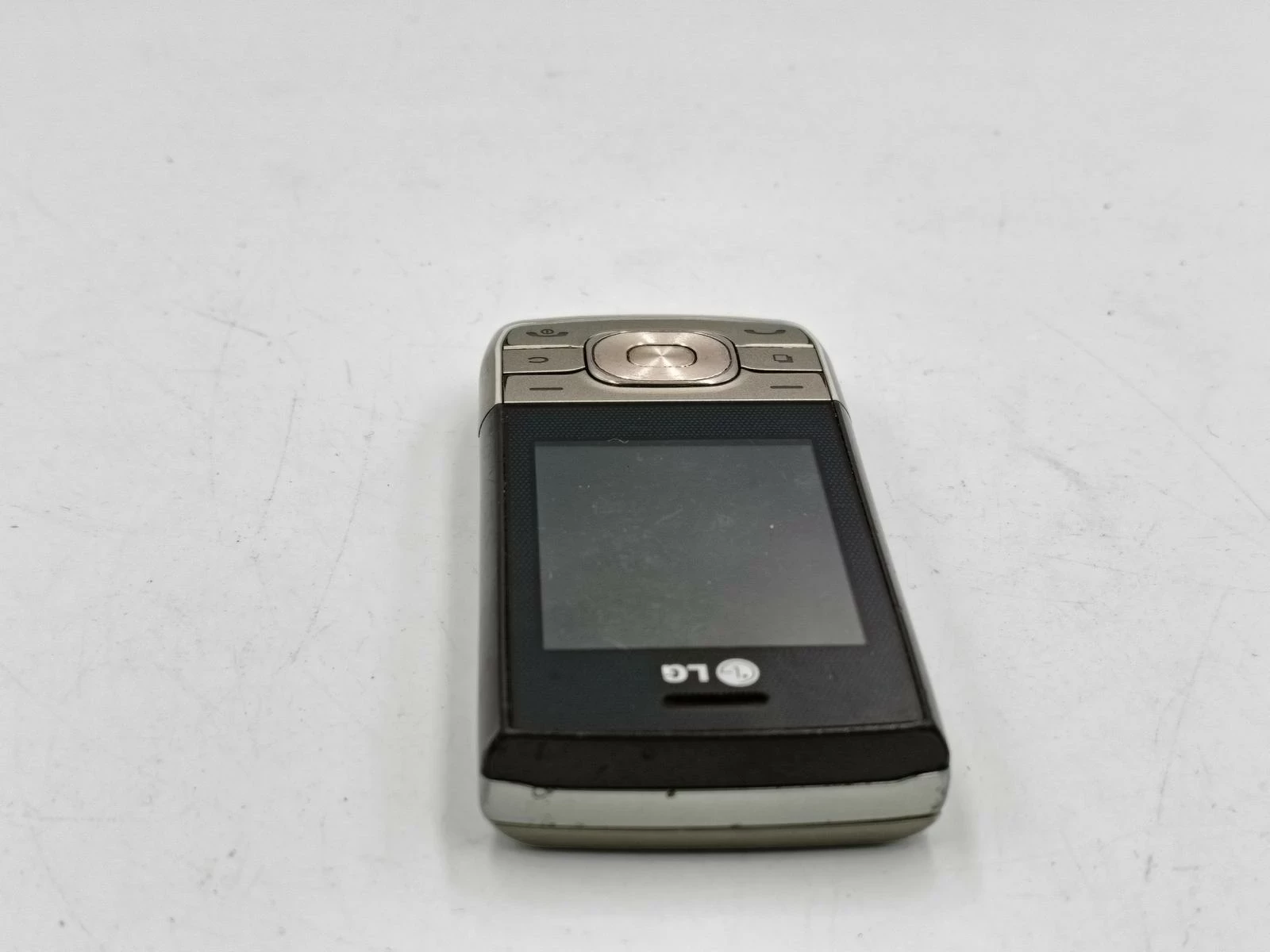 telefon-lg-a310-ladowarka-wbudowana-pamiec-2-mb