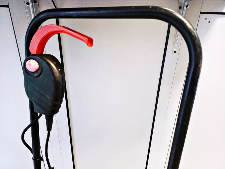 KOSIARKA ELEKTRYCZNA BOSCH ARM 3200 1200 W SZEROKOŚĆ CIĘCIA: 32 CM