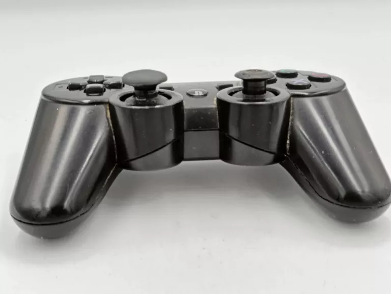 PAD SONY DO PS3 POPĘKANA OBUDOWA BRAK GUMECZKI NA ANALOGU OPIS