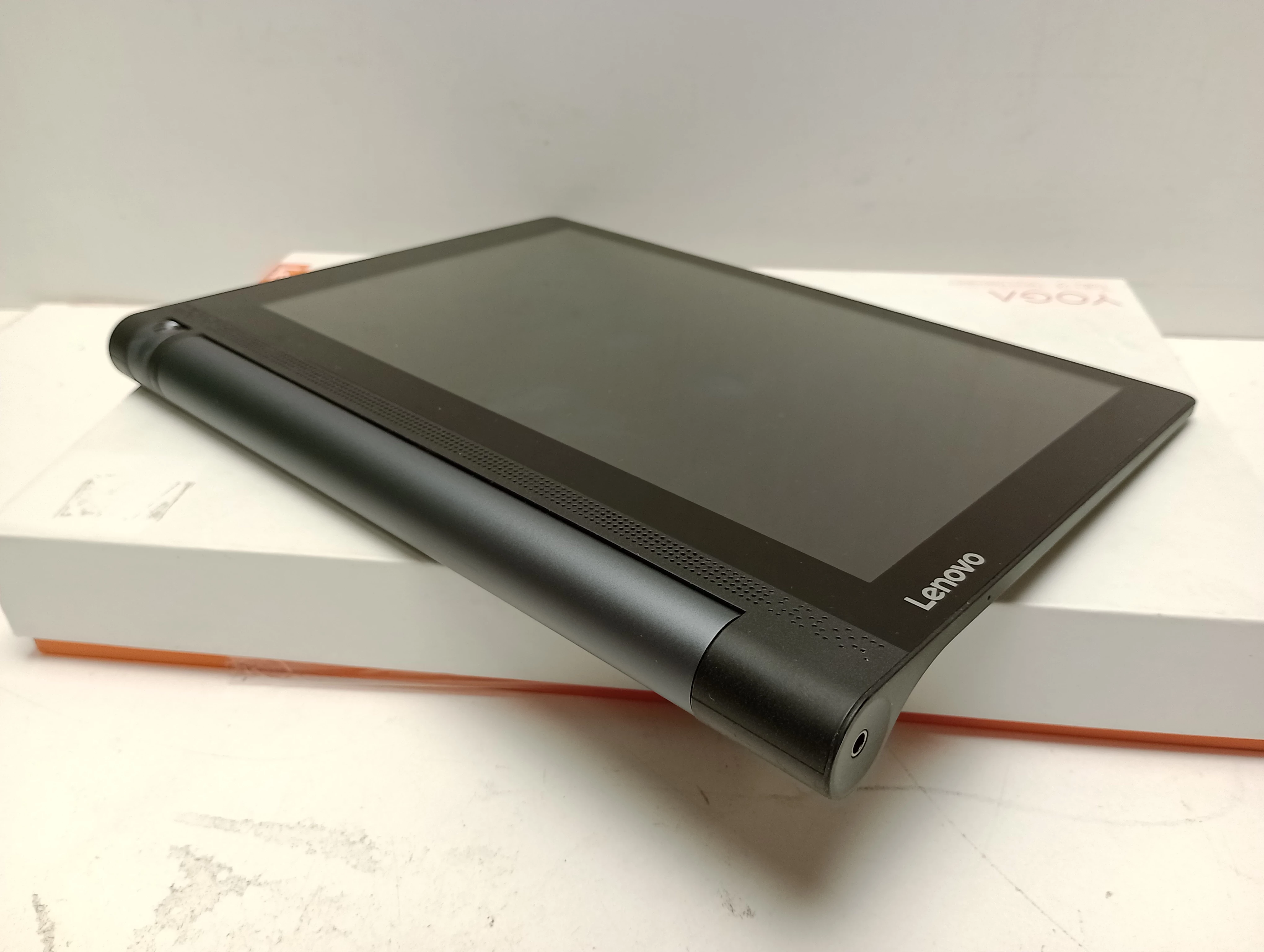 tablet-lenovo-yoga-tab-3-10-101-1-gb-16-gb-przekatna-ekranu-101