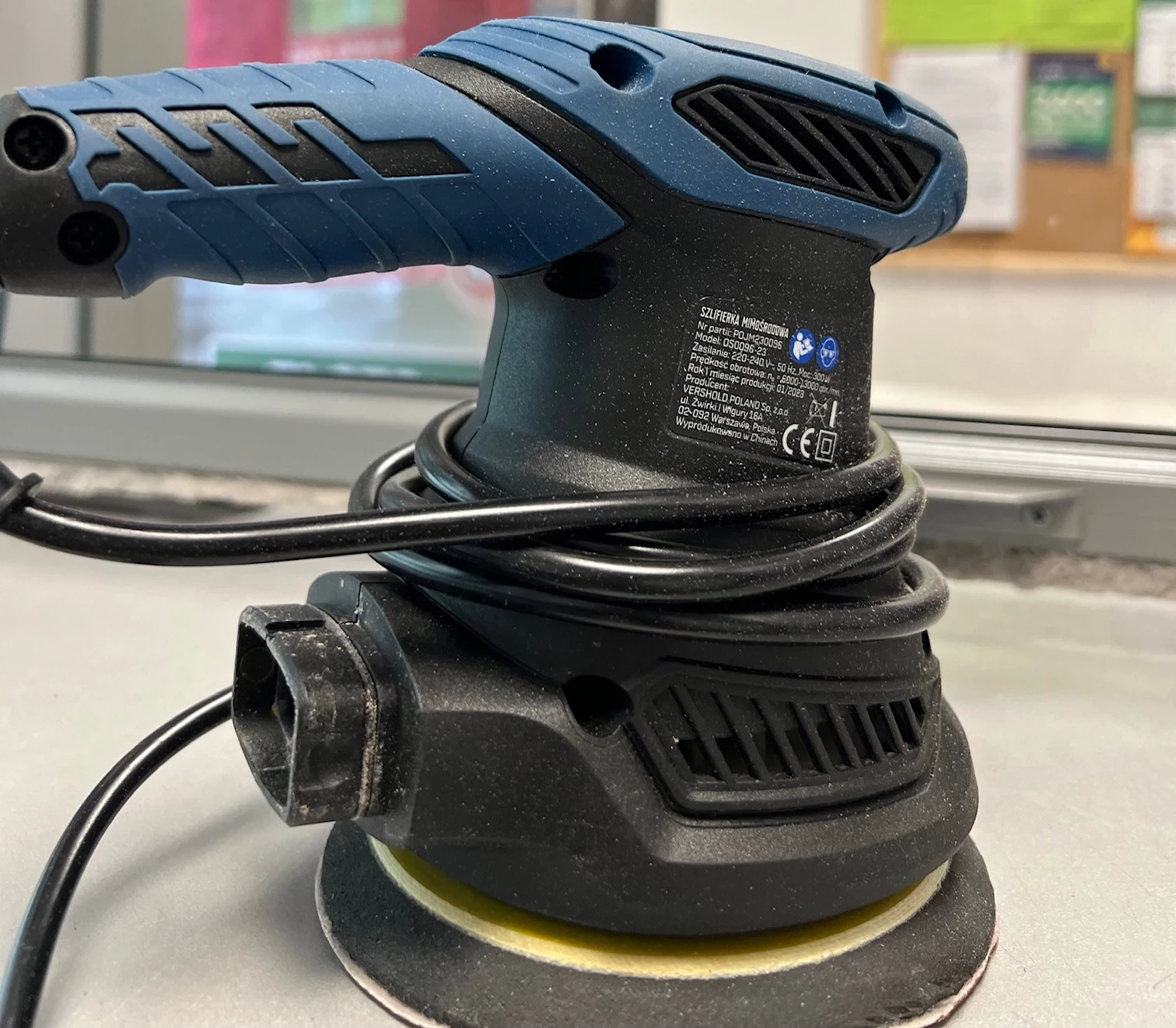 szlifierka-mimosrodowa-niteo-sieciowe-300-w-240-v-stan-uzywany