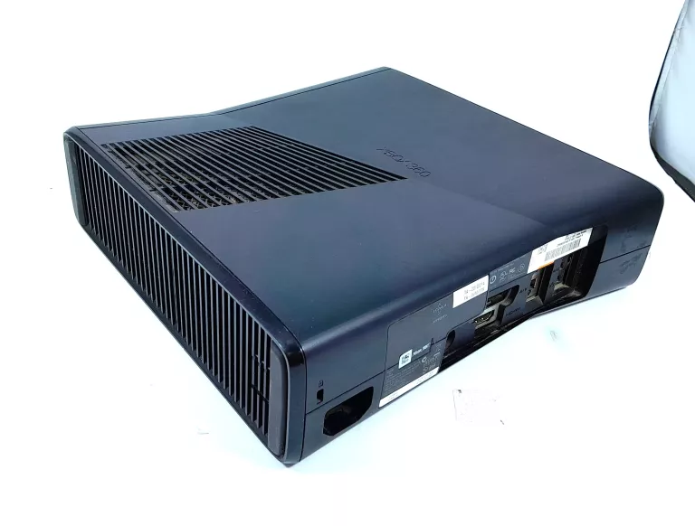 KONSOLA XBOX 360 Z PADEM I ZASILACZEM Konsole Loombard.pl