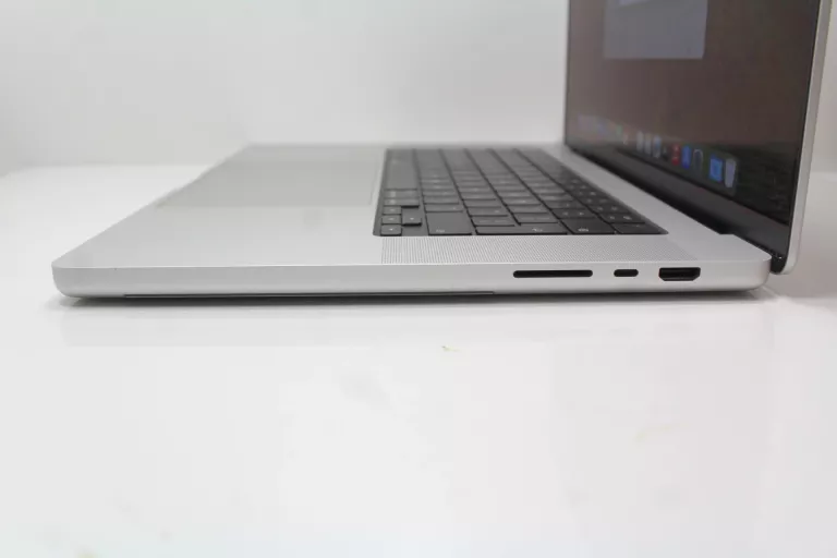 LAPTOP APPLE MACBOOK PRO A2485 16" 16/512GB