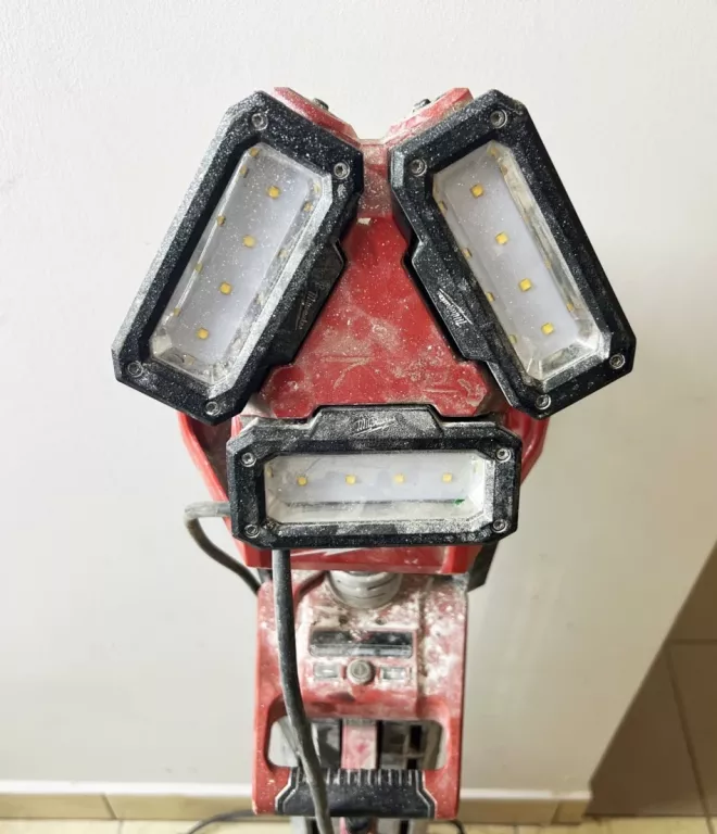 LAMPA STOJACA MILWAUKEE M18 HSAL