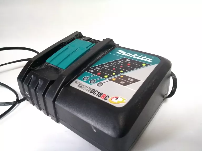 ŁADOWARKA MAKITA DC18RC