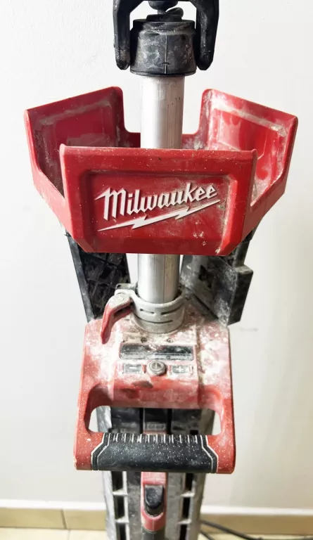 LAMPA STOJACA MILWAUKEE M18 HSAL