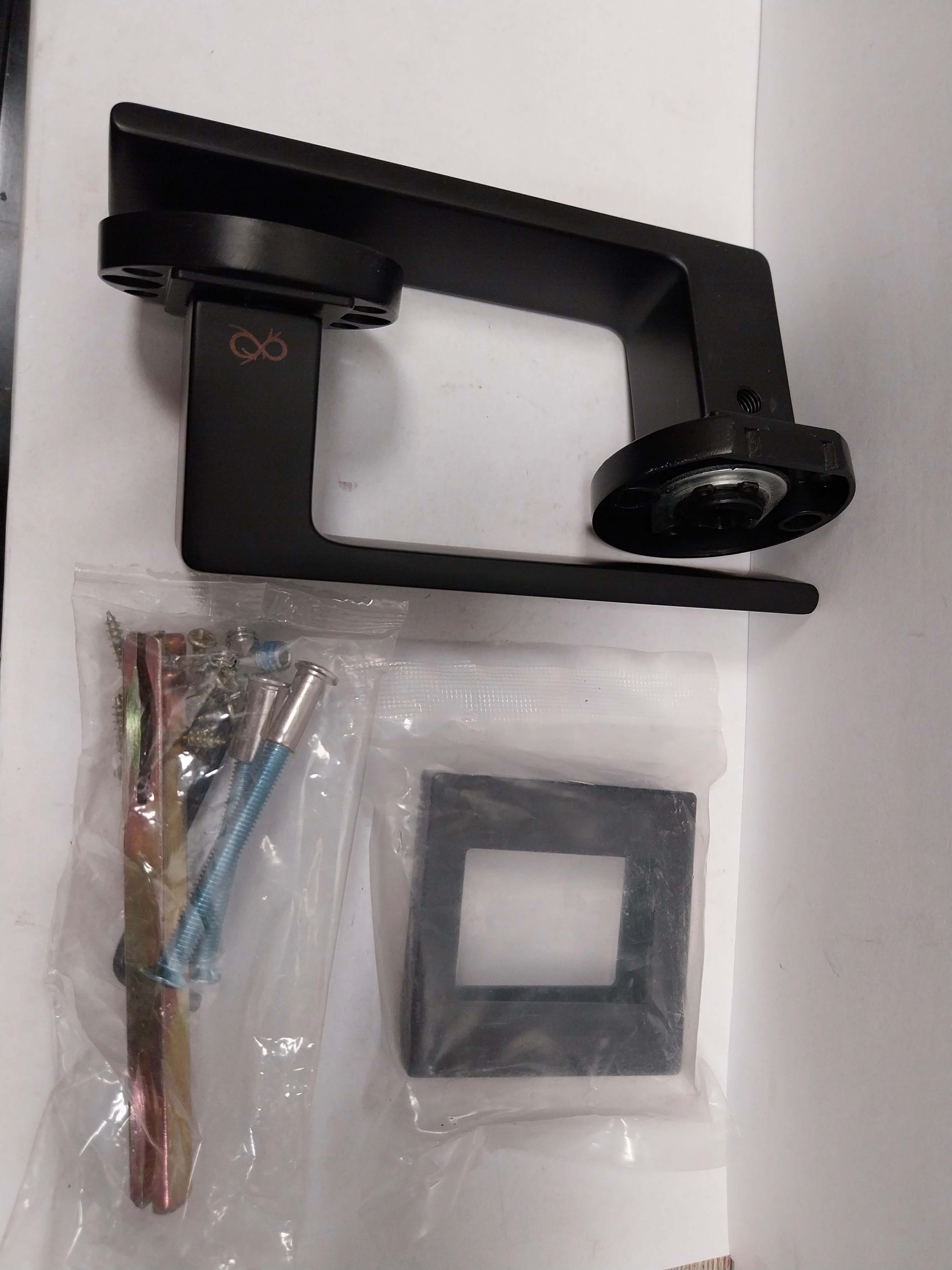 klamka-do-drzwi-wewn-czarna-zestaw-osiedle-centrum-d1-krakow