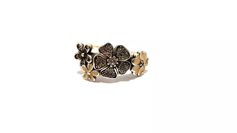 PANDORA UROCZE KWIATKI SREBRNY PIERŚCIONEK 3,30G PR925 R17
