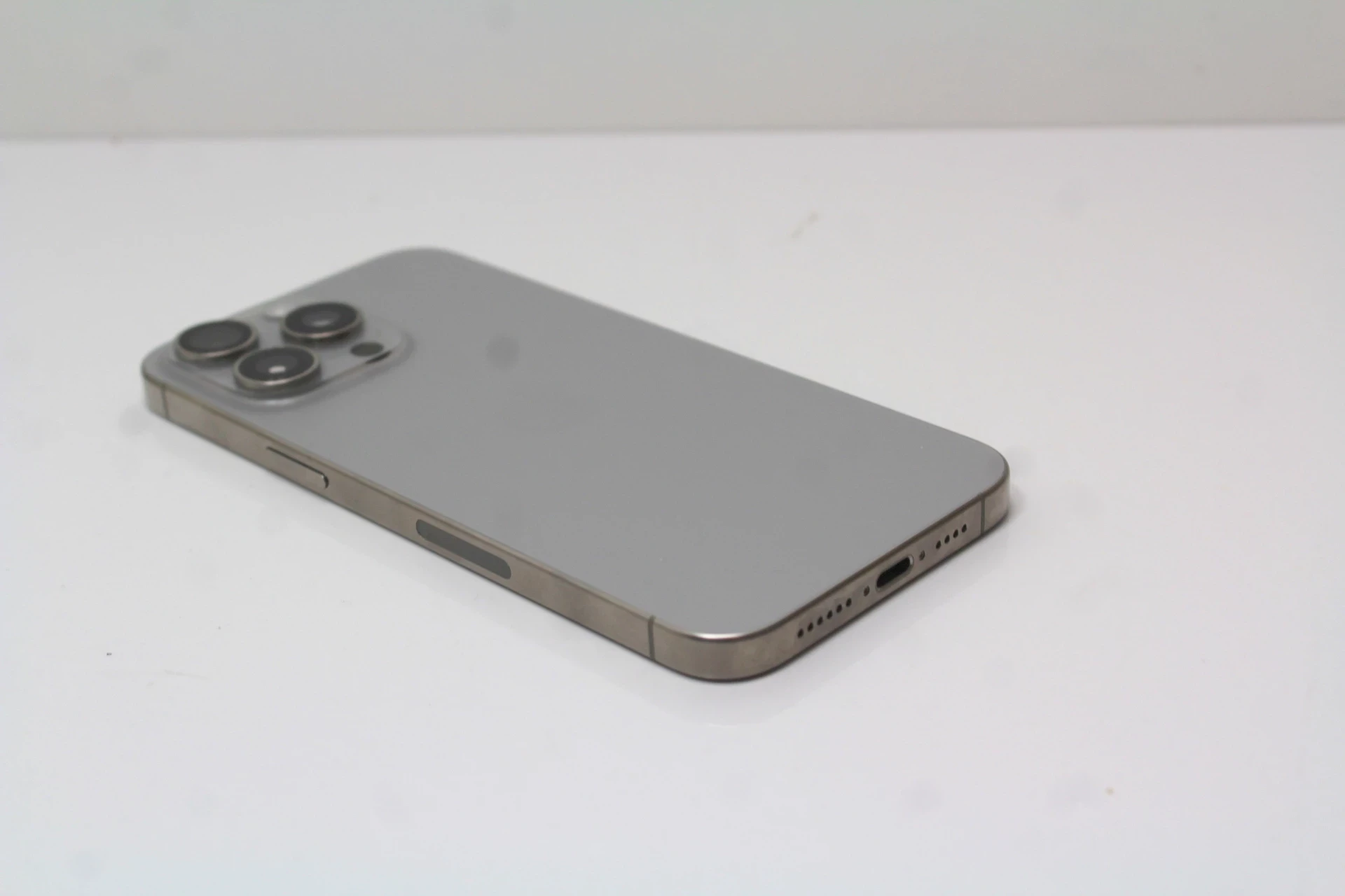 telefon-apple-iphone-15-pro-max-8256gb-typ-smartfon