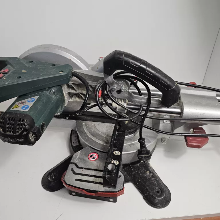 UKOŚNICA METABO KGSV 216 M
