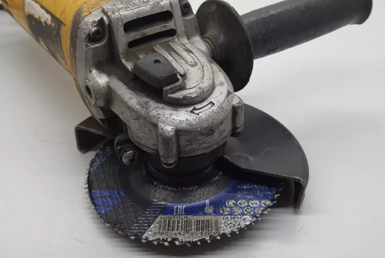 SZLIFIERKA KĄTOWA DEWALT DWE4117-QS - 950W