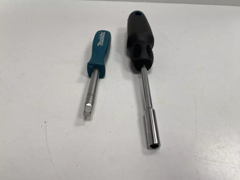 ZESTAW NARZĘDZI MAKITA P-90532 (BITY, NASADKI, KLUCZE, GRZECHOTKI)
