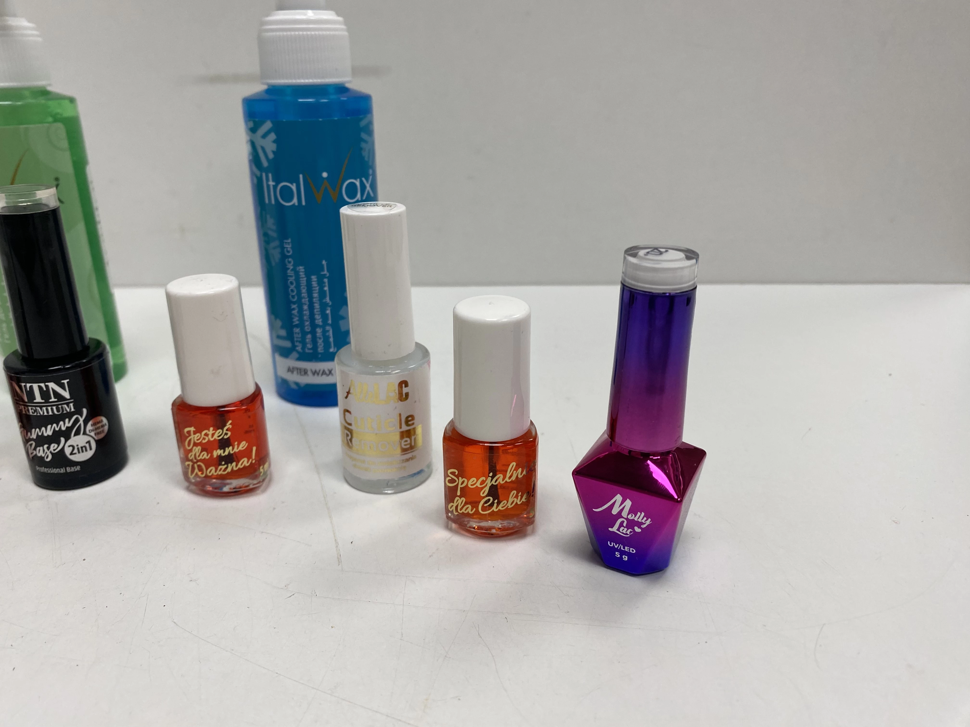 zestaw-do-hybryd-z-lampa-neonail-starter-set-de-luxe-stan-uzywany