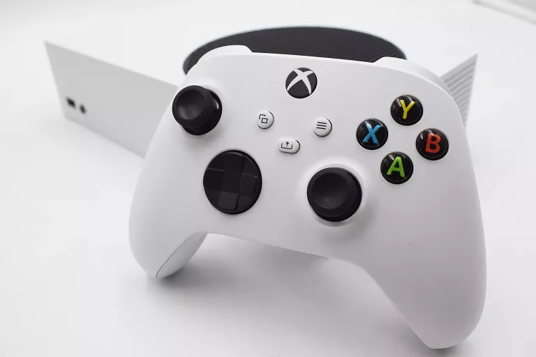 KONSOLA XBOX SERIES S 1 PAD 512 GB