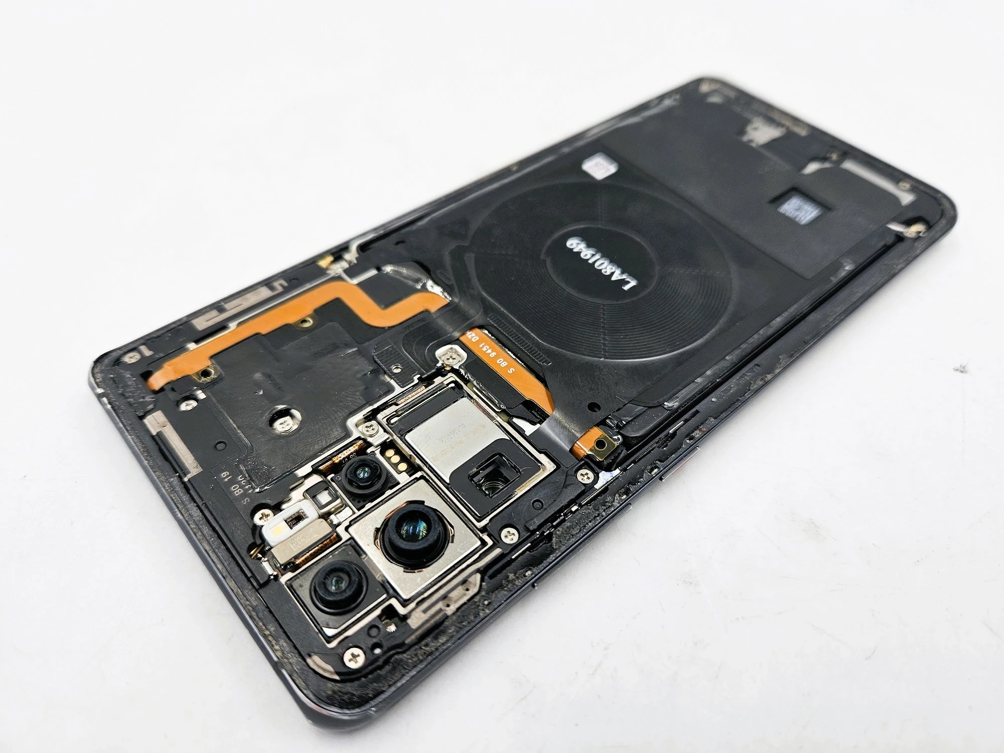 telefon-huawei-p30-pro-6128-opis-uwaga-wbudowana-pamiec-128-gb