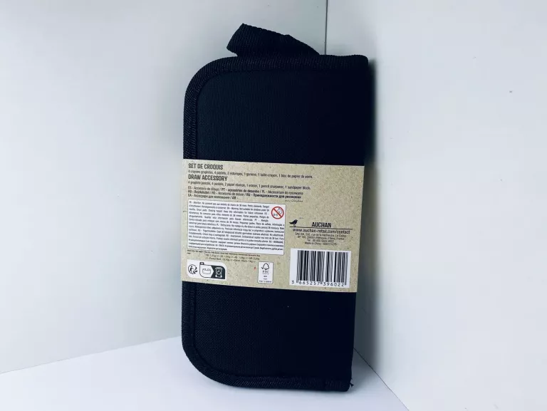 ZESTAW RYSUNKÓW AUCHAN Z ETUI