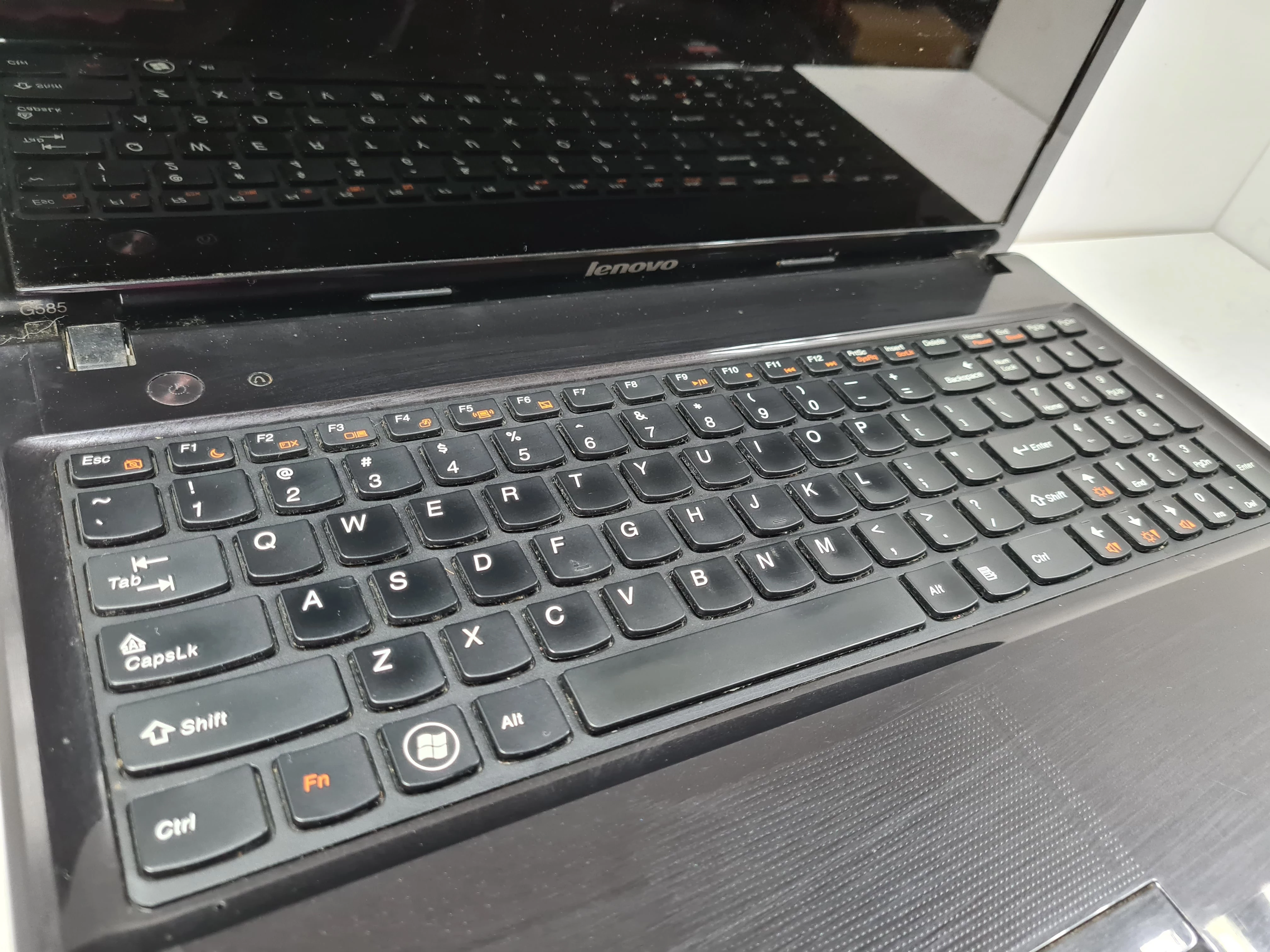 laptop-lenovo-g585-amd-e2-1800-170ghz-4gb-500hdd-stan-uzywany