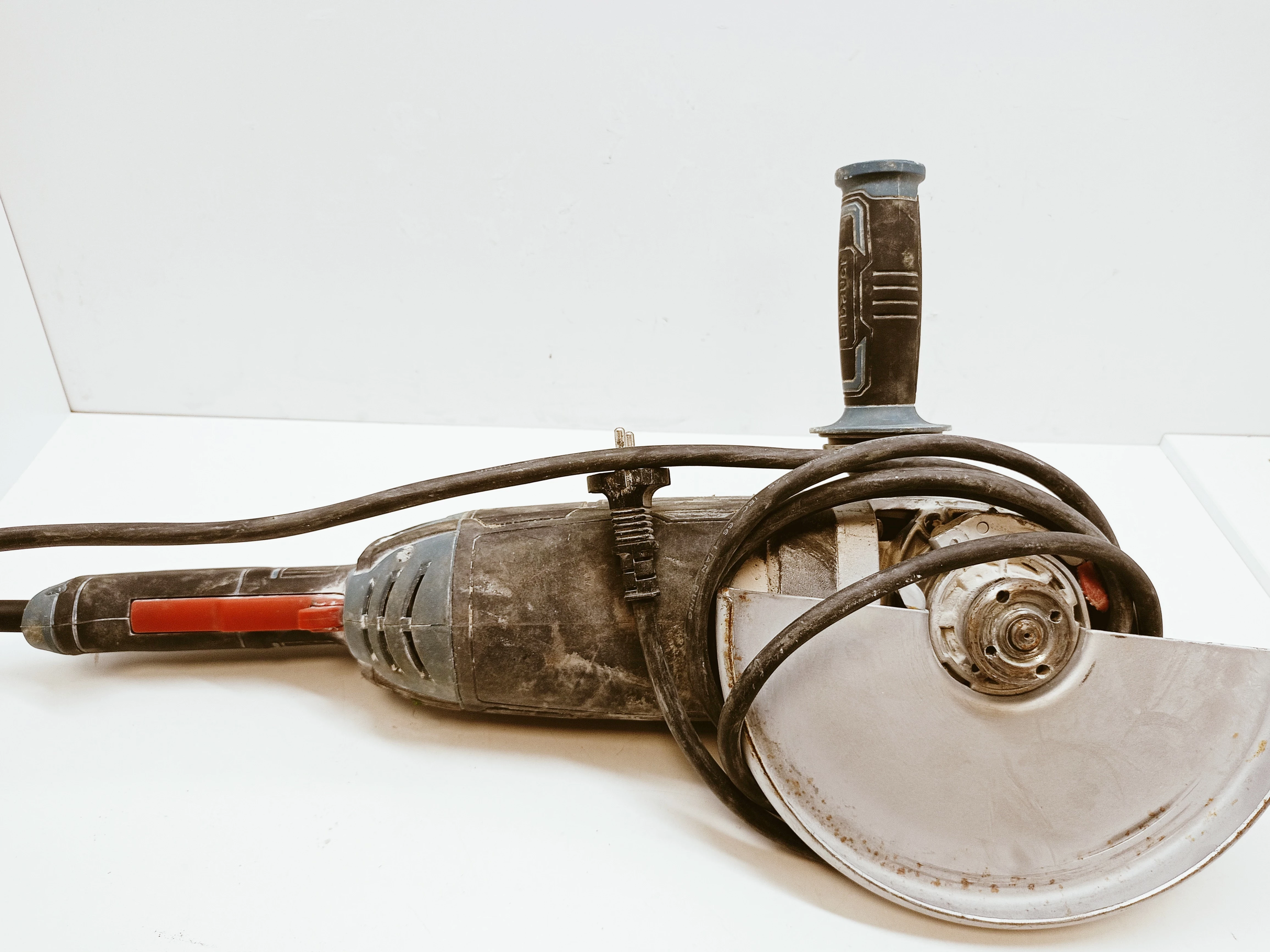 szlifierka-katowa-erbauer-2200-w-240-v-tarcza-230-mm-kod-producenta-214955