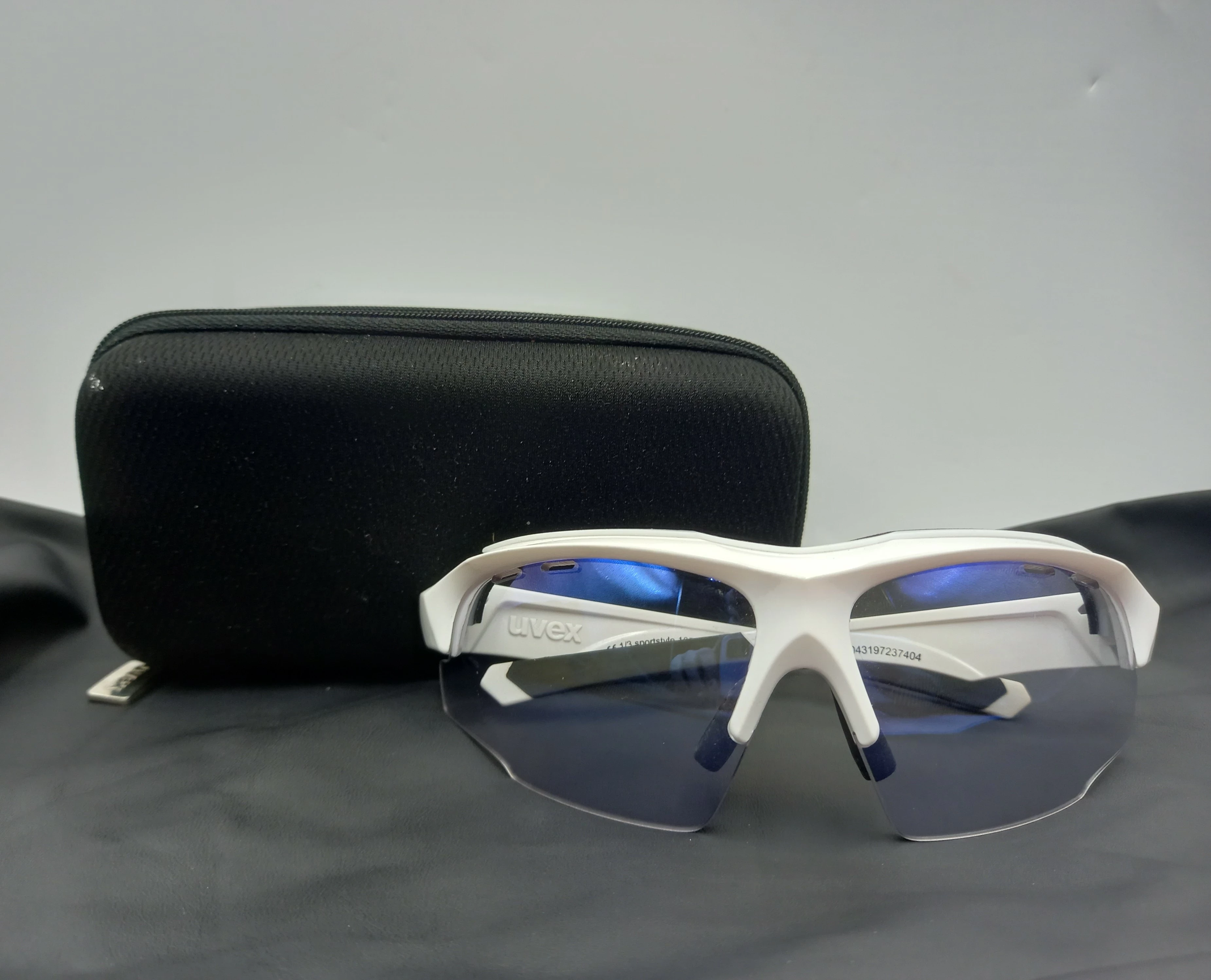 okulary-sportowe-fotochromowe-107-vario-uvex-stan-uzywany