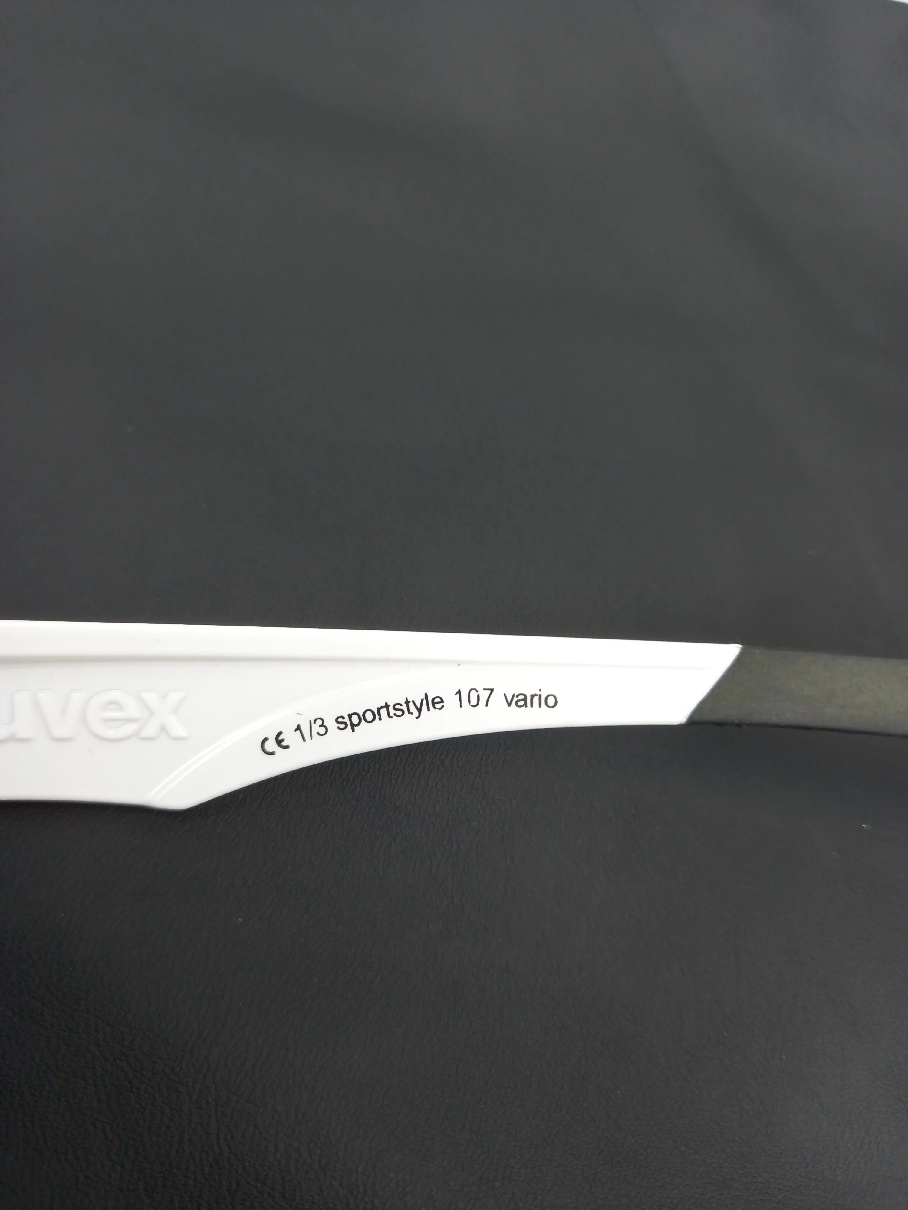 okulary-sportowe-fotochromowe-107-vario-uvex-kolor-soczewek-niebieskie