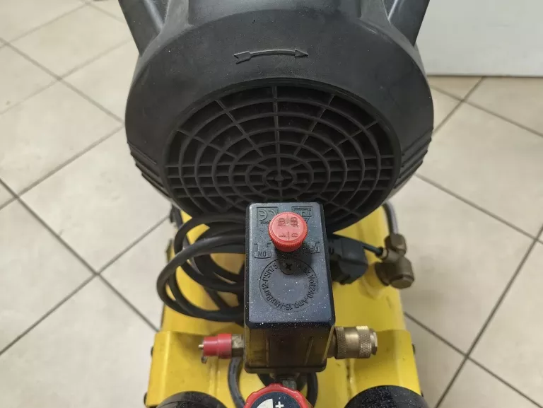 KOMPRESOR OLEJOWY STANLEY DV2 400/10/50
