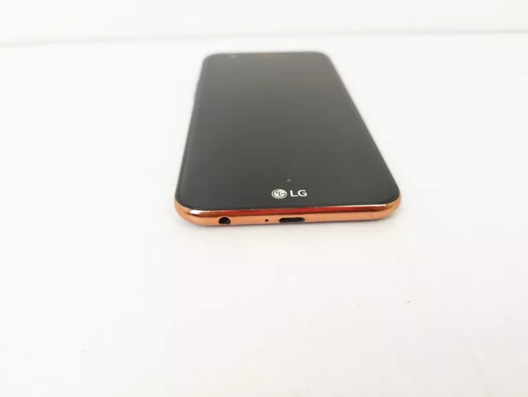 TELEFON LG K10 2017 / OPIS