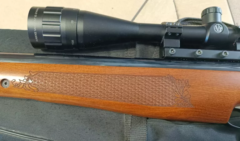 WIATRÓWKA AIR ARMS TX200 MK3 5,5MM BUKOWA + LUNETA HAWKE+ ETUI+ŚRUT FUTERA
