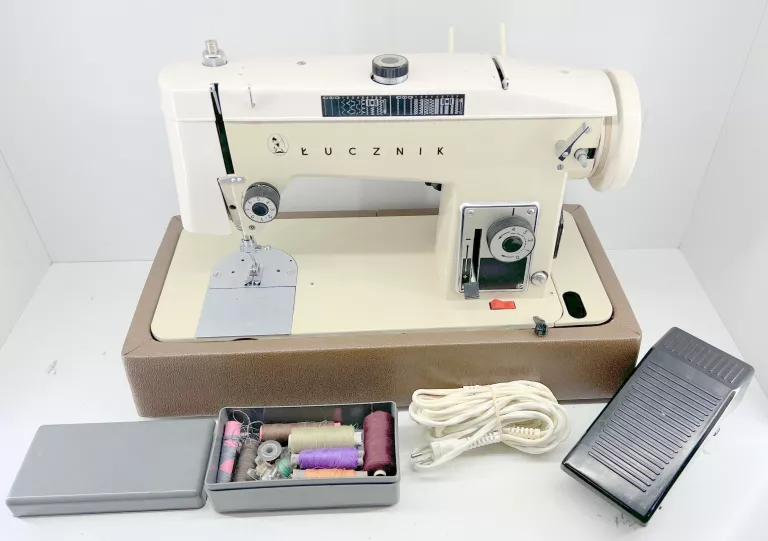 maszyna-do-szycia-lucznik-95w-lamp-15-stan-uzywany