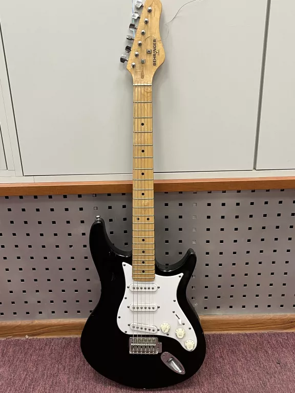 stratocaster-behringer-gitara-kolegialna-33-plock