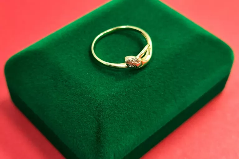 ZŁOTY PIERŚCIONEK ŻMIJKA CYRKONIE PR.585 R.22(19,8MM) W:2,06G