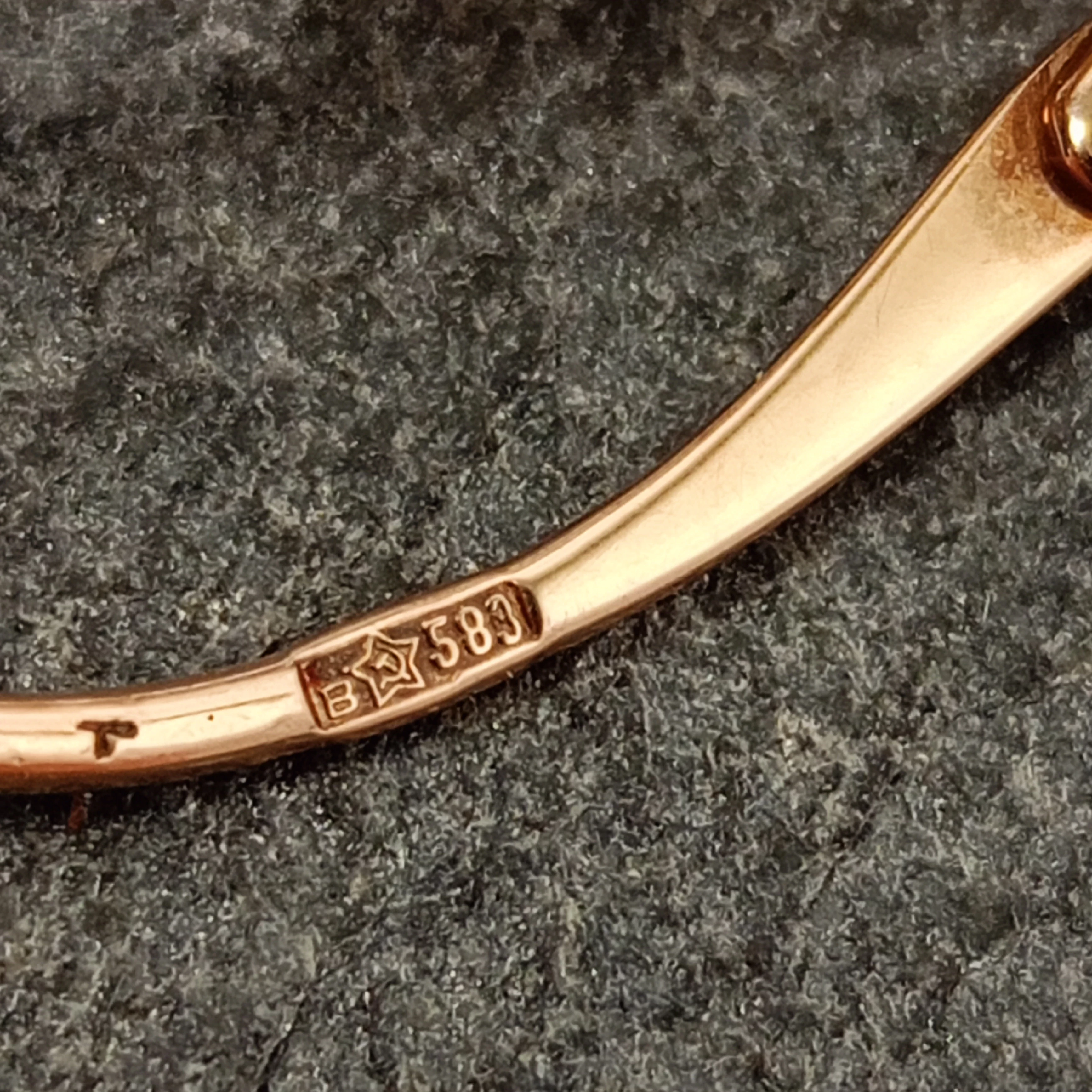 zlote-kolczyki-585-w218-material-zloto