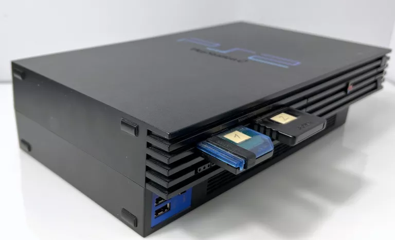 KONSOLA PS2 SCPH-39004 + 3 PADY + 20 GIER