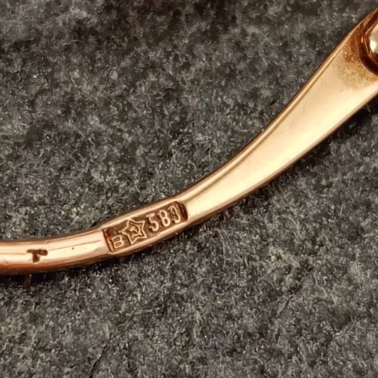 zlote-kolczyki-585-w218-material-zloto