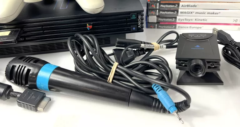 KONSOLA PS2 SCPH-39004 + 3 PADY + 20 GIER