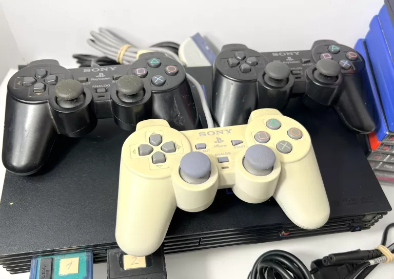 KONSOLA PS2 SCPH-39004 + 3 PADY + 20 GIER