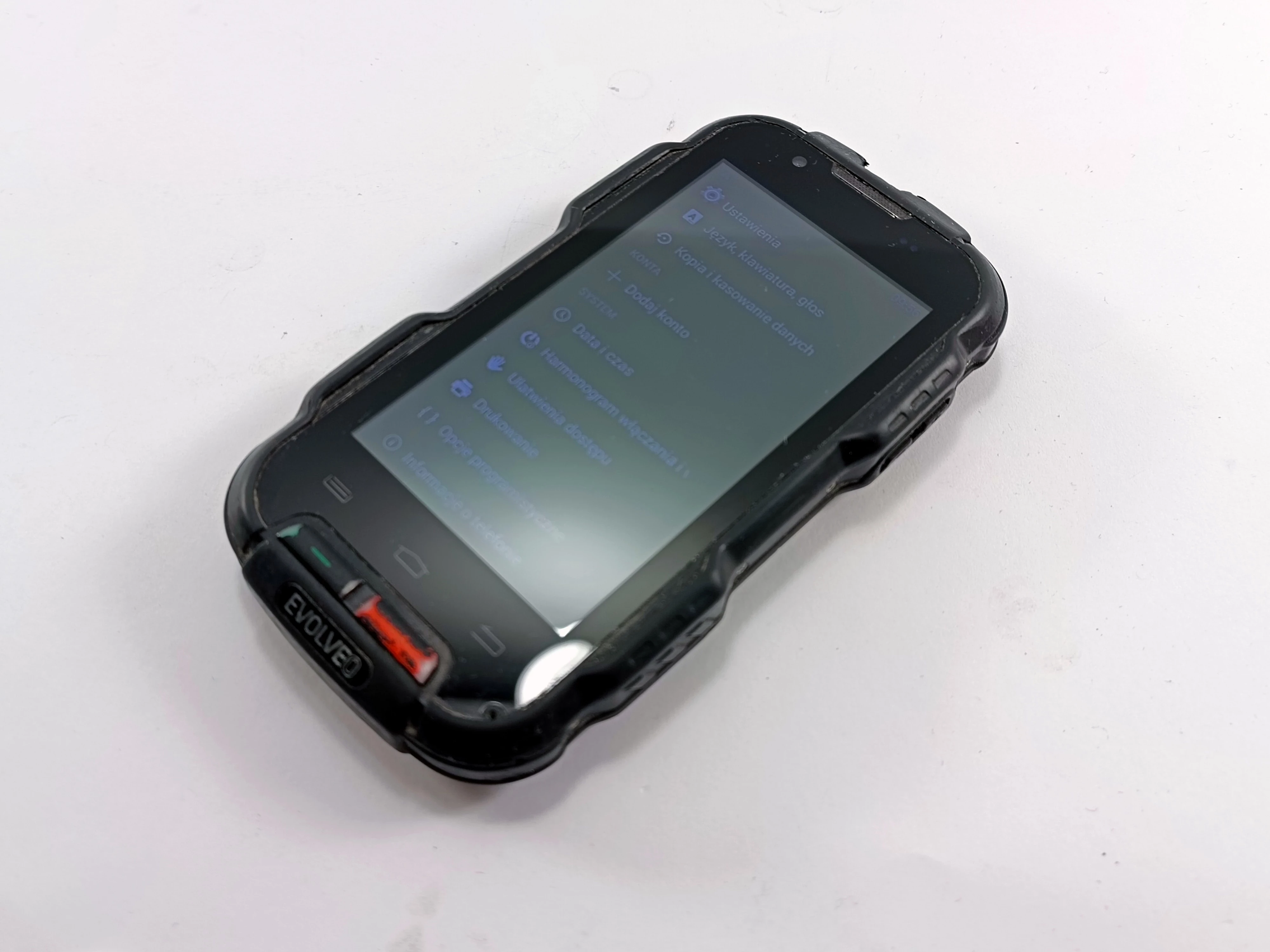 evolveo-strongphone-q4-plus-typ-smartfon