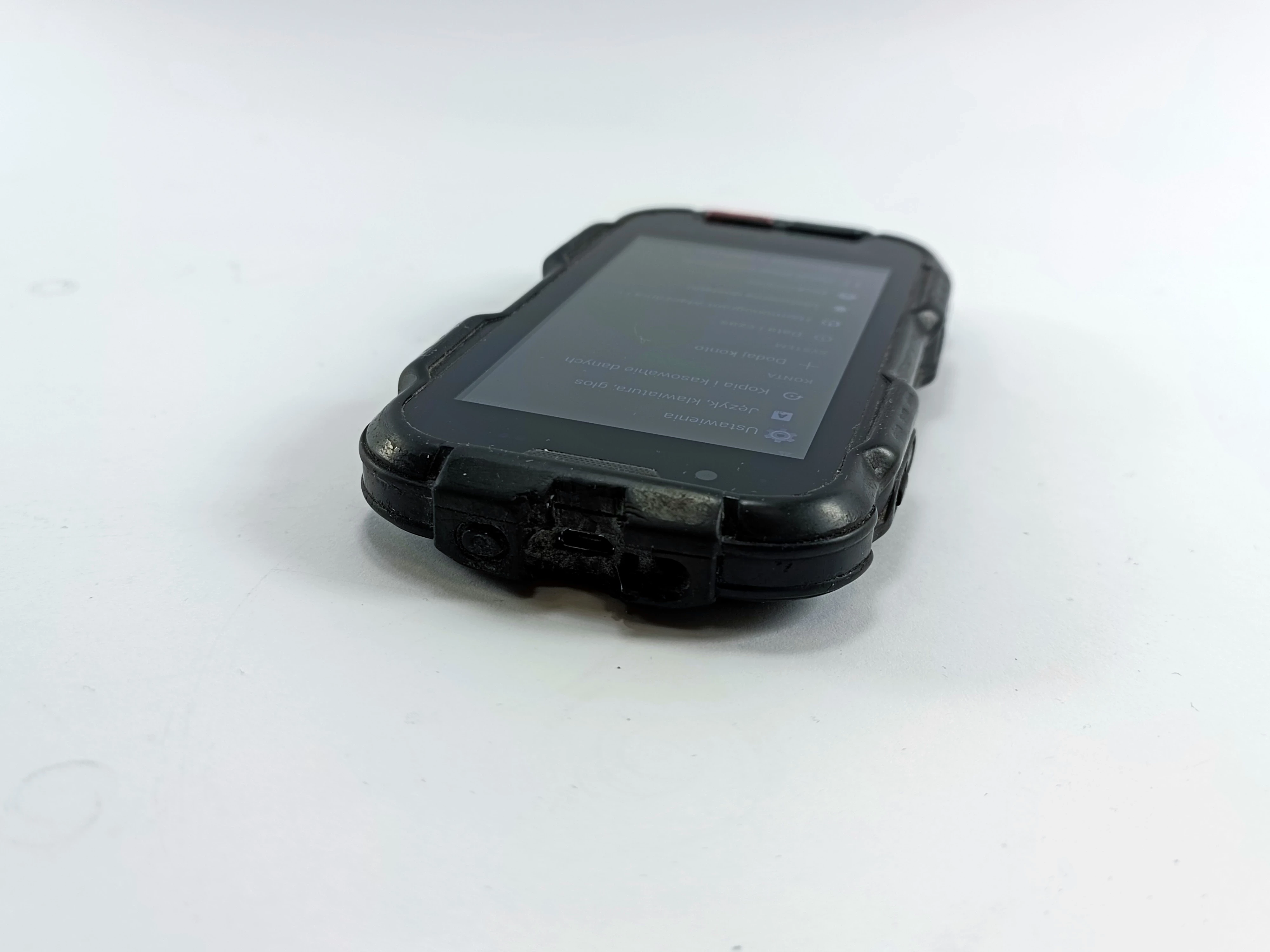 evolveo-strongphone-q4-plus-przekatna-ekranu-4