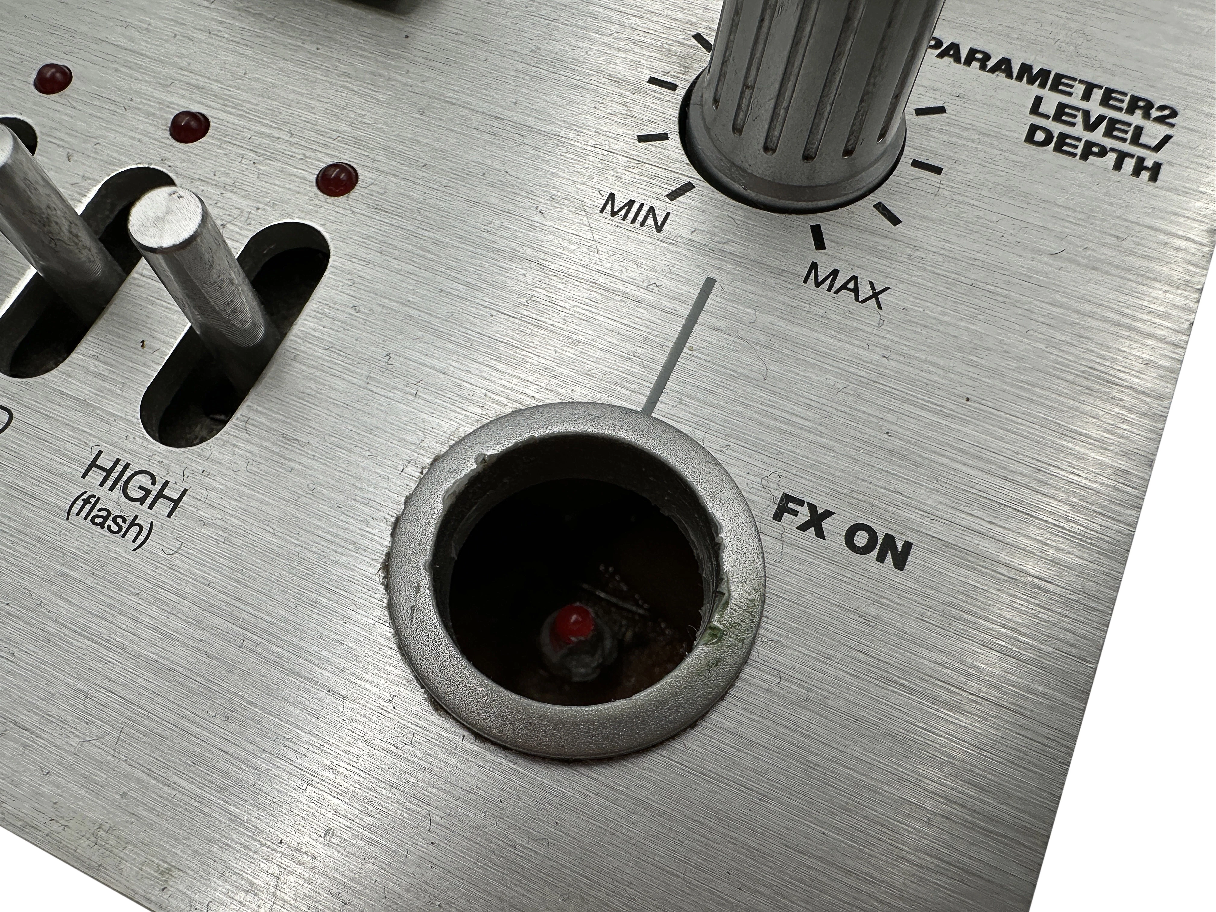 mikser-muzyczny-dyskotekowy-reloop-rmx-40-dsp-4-kanalowy-pasmo-przenoszenia-1