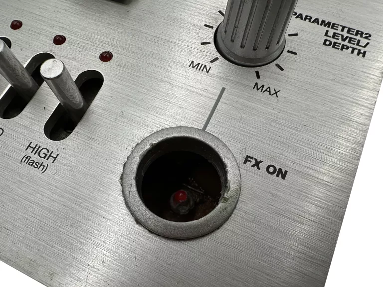 MIKSER MUZYCZNY DYSKOTEKOWY RELOOP RMX 40 DSP 4 KANAŁOWY
