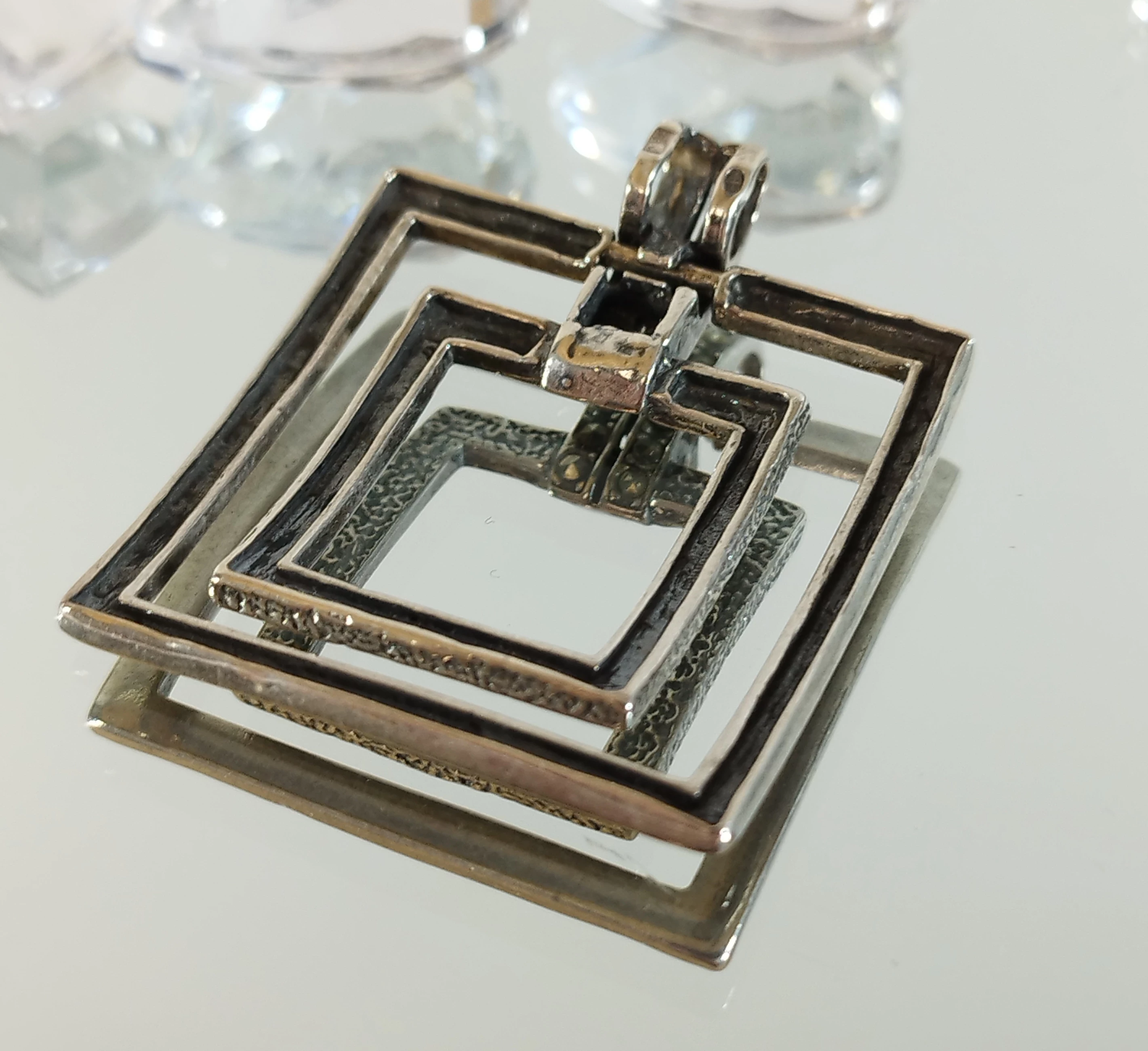 elegancka-srebrna-zawieszka-kwadrat-928gr-925pr-stan-11323-2