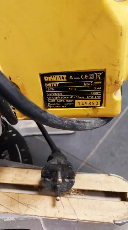 PIŁA UKOŚNICA DEWALT DW707