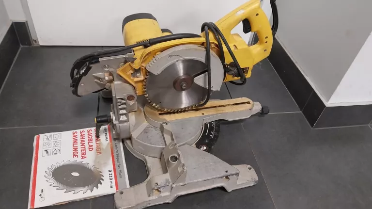 PIŁA UKOŚNICA DEWALT DW707