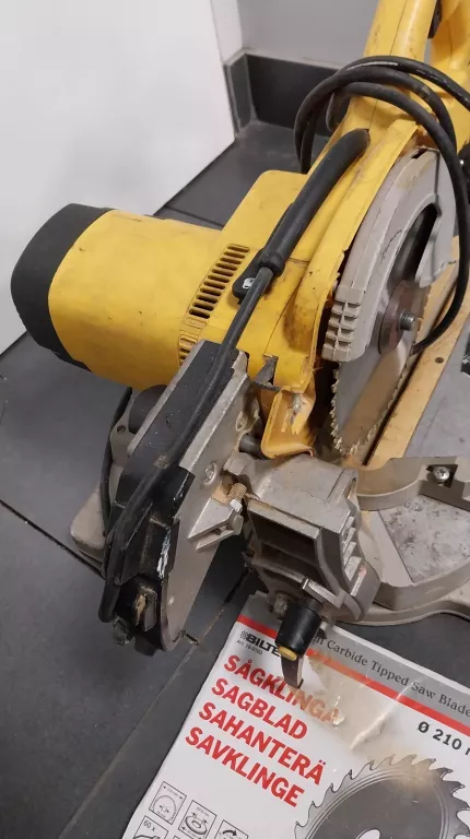 PIŁA UKOŚNICA DEWALT DW707