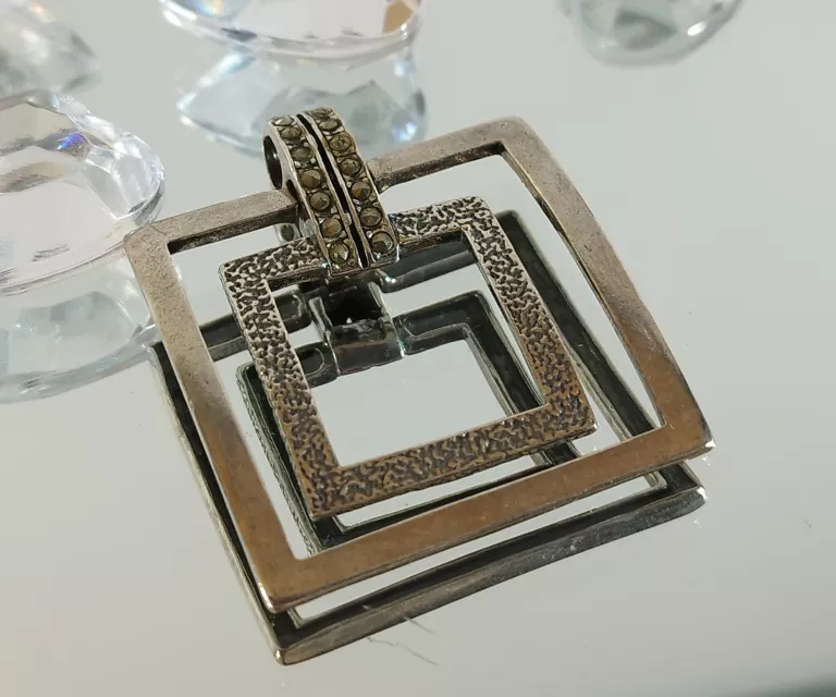 elegancka-srebrna-zawieszka-kwadrat-928gr-925pr-kosciuszki-10a1-braniewo