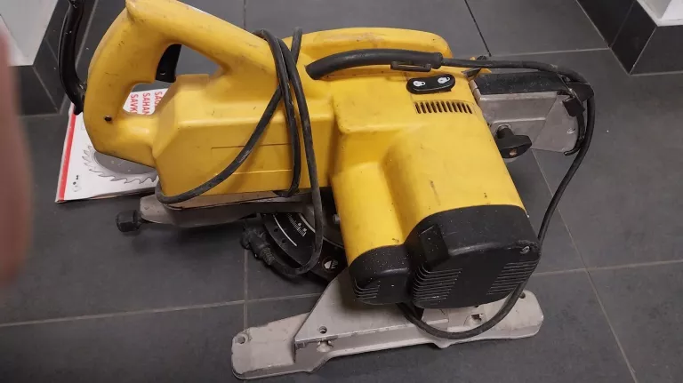 PIŁA UKOŚNICA DEWALT DW707